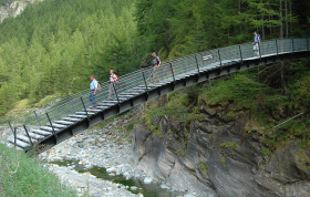 Brückenzugang zur Kaserne